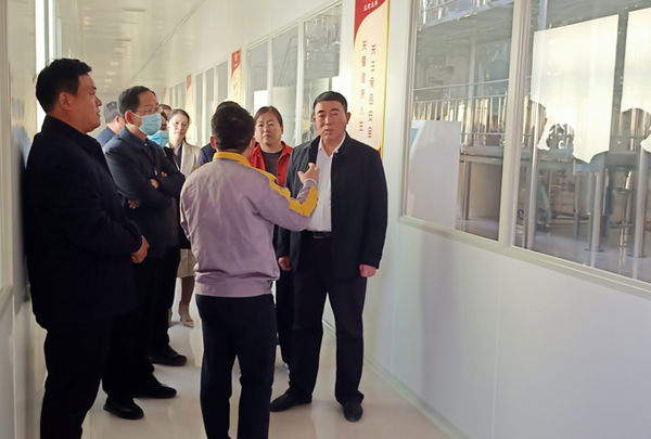 河南省農(nóng)業(yè)廳專家驗收小組對蘭考花生基地及特香型花生油加工設備進行綠色食品加工認證驗收(圖5) 河南省農(nóng)業(yè)廳專家驗收小組對蘭考花生基地及特香型花生油加工設備進行綠色食品加工認證驗收(圖5)